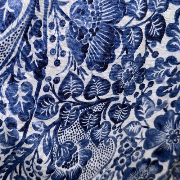 Chico's knit cardigan Blue and White Floral lightweight 100% linen open front - Picture 3 of 4